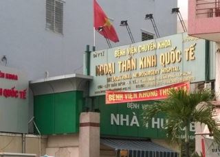 ung dung man hinh tuong tac aha penta 5070 70 inch cho benh vien ngoai than kinh quoc te tp hcm