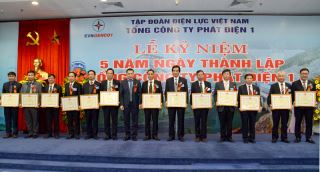 gia man hinh ghep san khau aha 49 inch 1.8 mm 4549ne cho khach san vinoasis phu quoc trong viec hoi hop va quang cao san pham