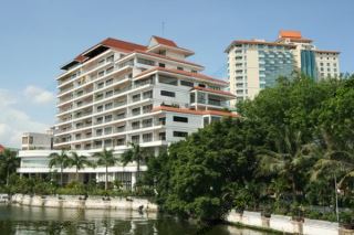 truong thinh nhan thi cong bao gia man hinh led  trong suot 100 inch trong nha tco p3.81 7.81 cho toa nha hanoi lake view