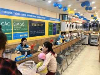 giai phap man hinh quang cao hien thi thong tin hang hoa  tai sieu thi dien may xanh 153 155 le trong tan