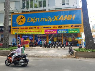 giai phap man hinh quang cao hien thi thong tin hang hoa  tai sieu thi dien may xanh so 03 duong 3 thang 2