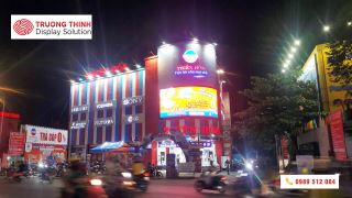 truong thinh nhan thi cong lap dat va huong dan su dung man hinh led san khau co lon p8 280 inch ledp8u280 ngoai troi tai tinh tra vinh